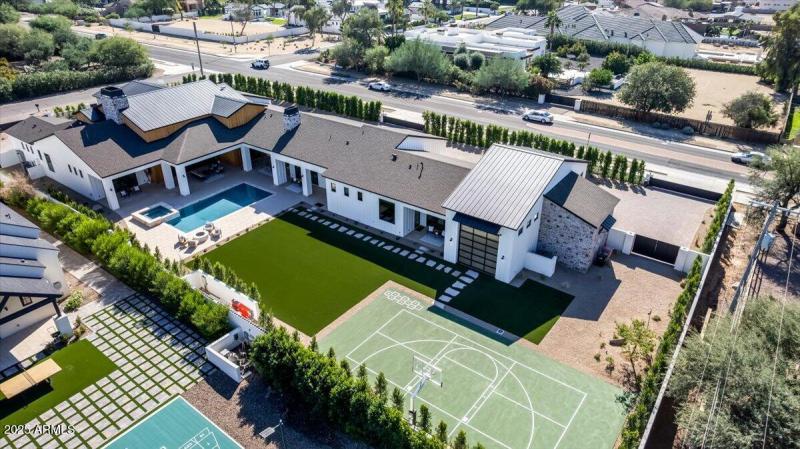 019-Drone facing south