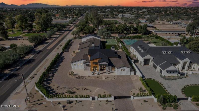 008-Drone Twilight Full View_v2