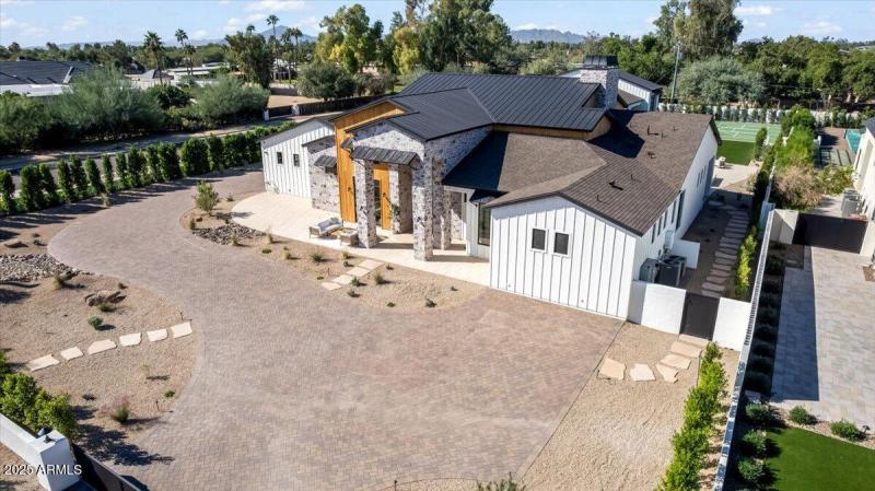 007-Drone front north