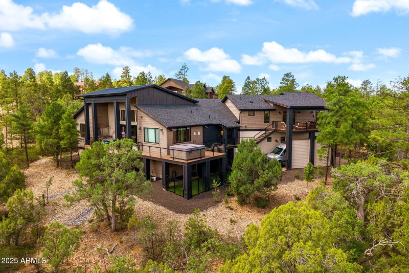 Exterior Main House Plus Guest House