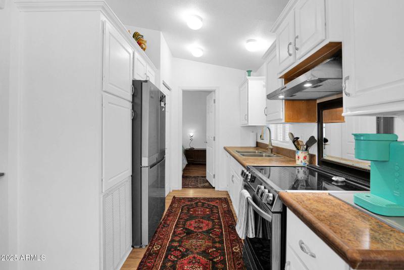 8700 University - 13Kitchen