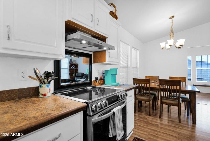 8700 University - 16Range Dining