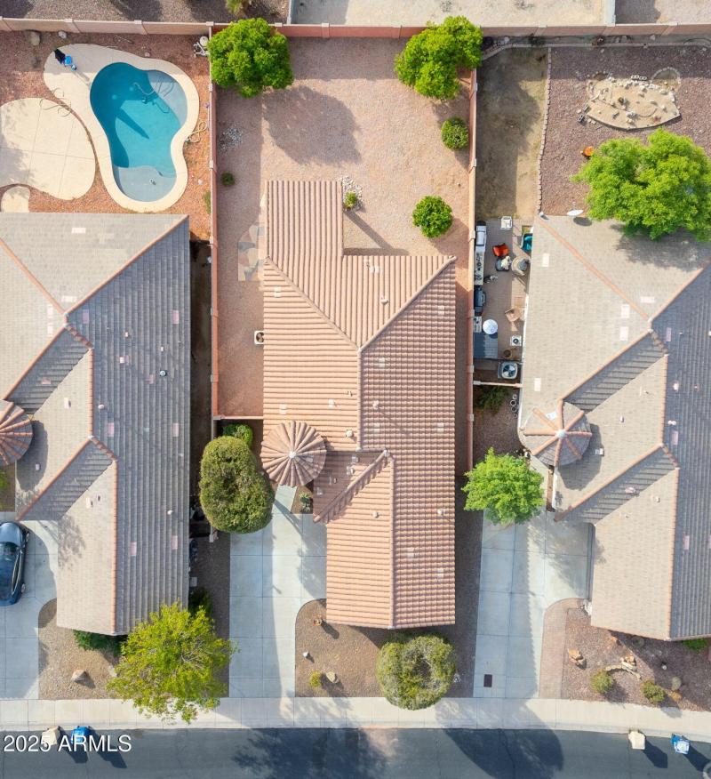 43-web-or-mls-29377 W Clarendon Ave Buck