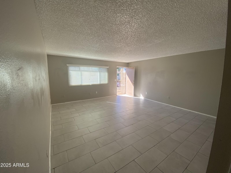 20251028_202455541_iOS