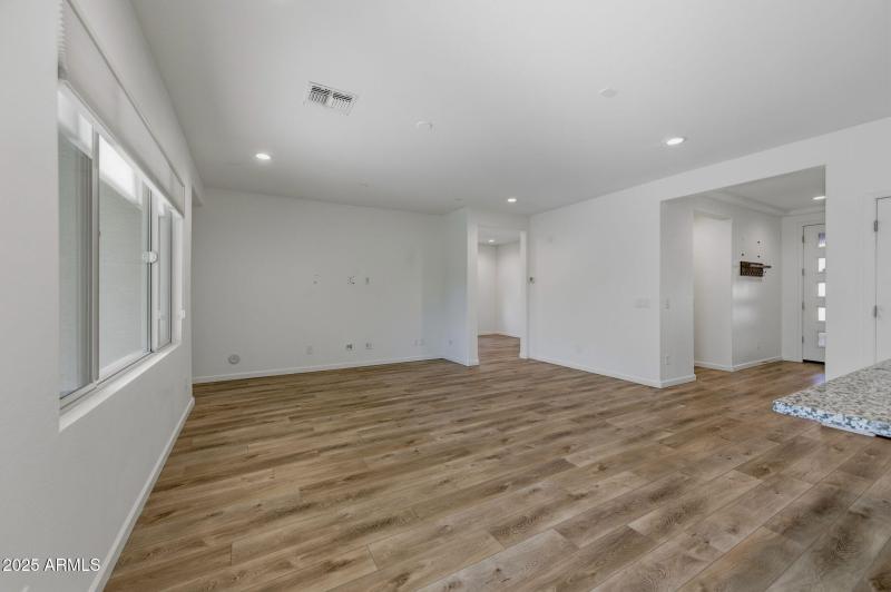 23-web-or-mls-4287 W Hanna Dr-23