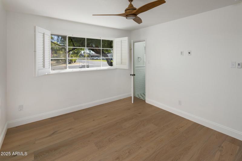 Guest Bedroom w/ Ensuite