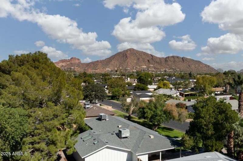 Unobstructed Camelback Views
