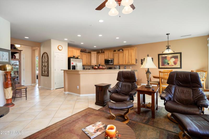 12-26671 W Runion Dr