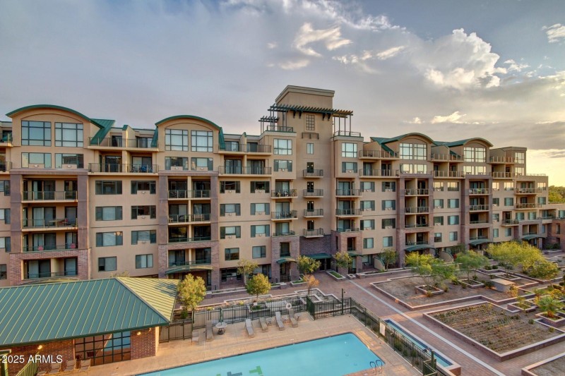 0028-Tapestry on Central 17 (30)