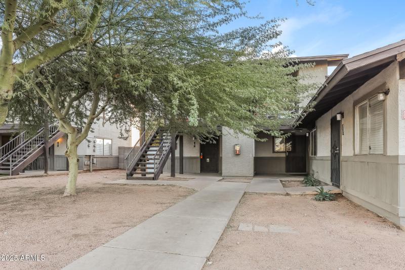 1-photo-Front-View-c14c6ded-1456-4660-b2