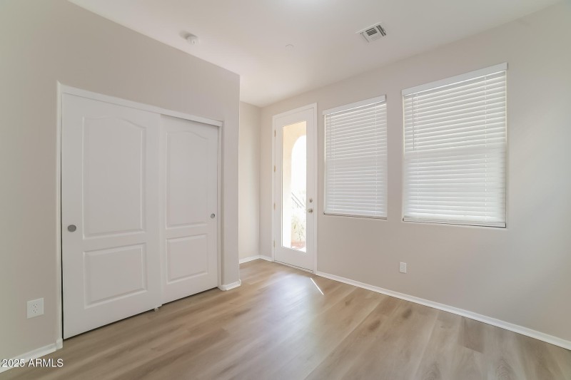 013-photo-bedroom-11283623