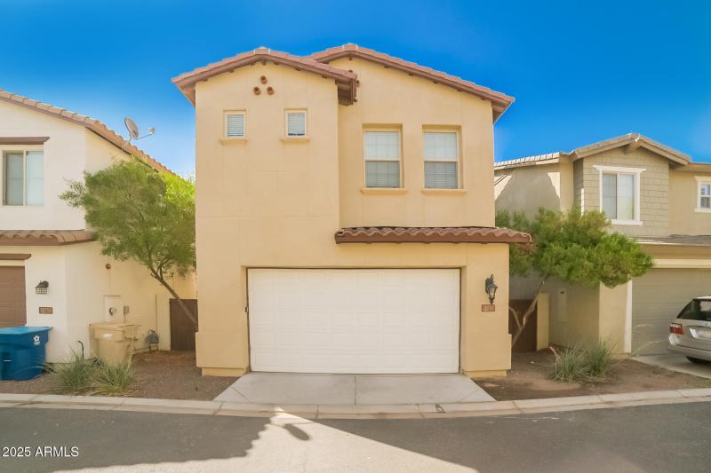 017-photo-rear-view-11283801