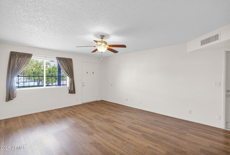 11-web-or-mls-P1349433