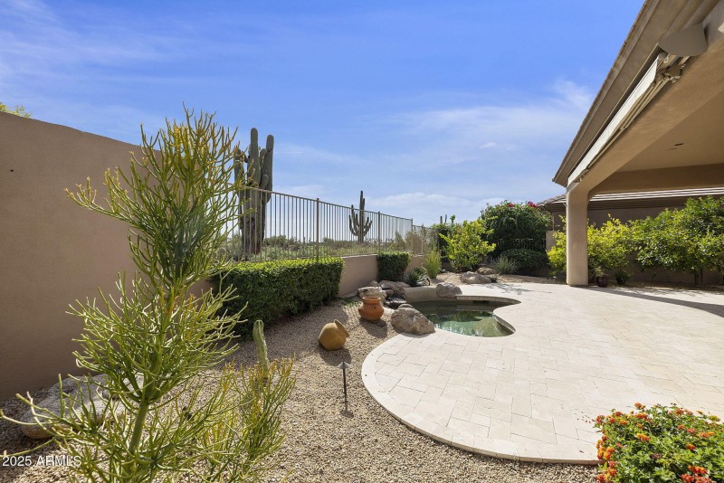 BEAUTIFUL LANSCAPING