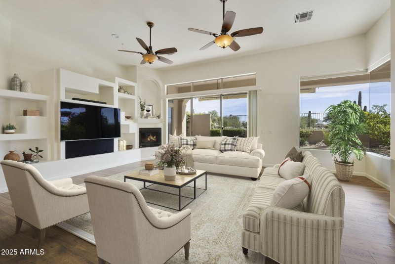 VIRTUALLY STAGED LIVINGROOM