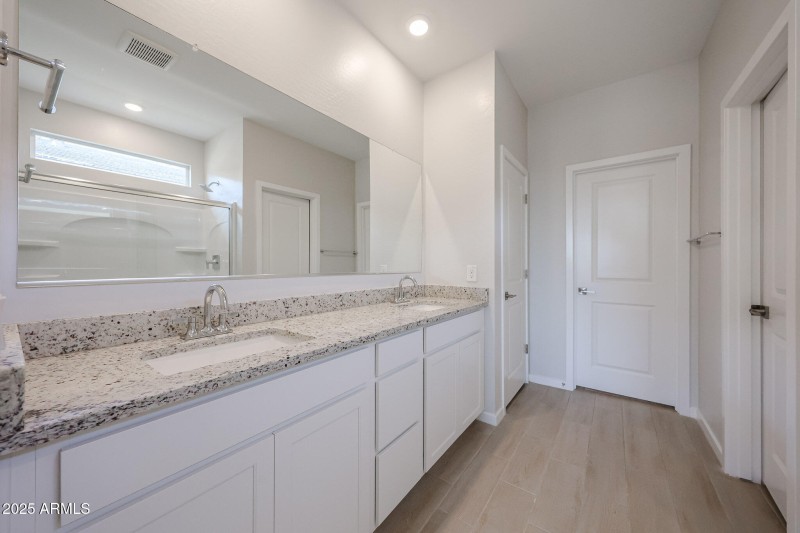 29_RED-74-Century-Communities_primary-be