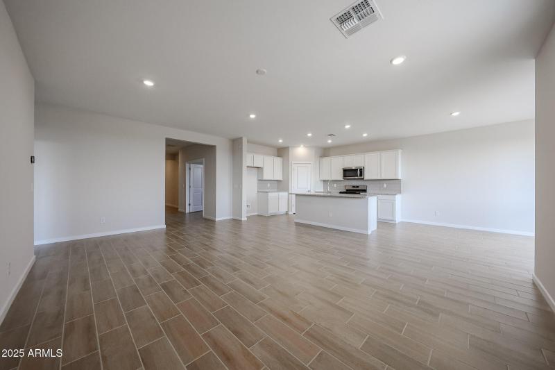 18-Century-Communities_Lakes-at-Rancho-E