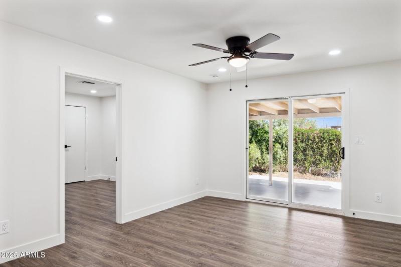 9-web-or-mls-1542-e-turquoise-ave-1