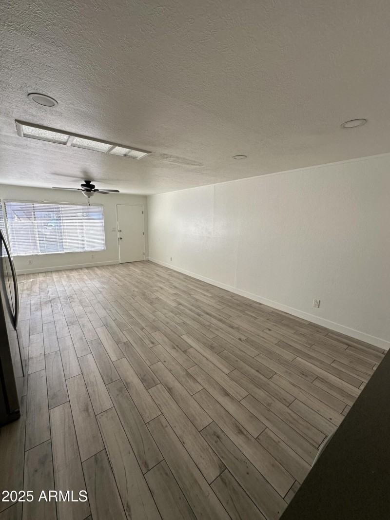 20251104_162106048_iOS