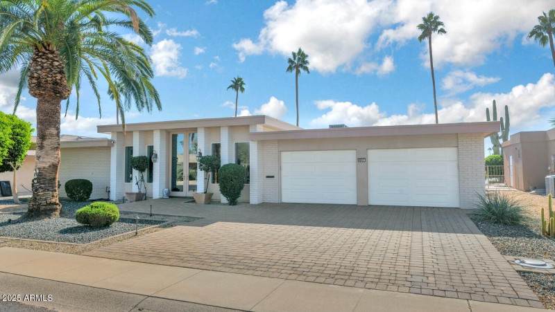 Paver Driveway & Garage