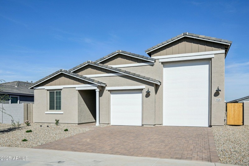 3-web-or-mls-W Hopi Trail-S0111-003