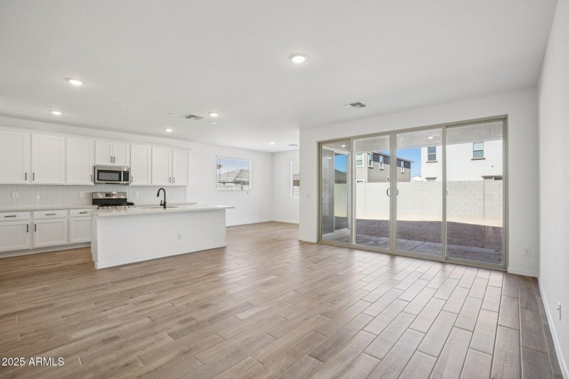 6-web-or-mls-W Hopi Trail-S0111-006