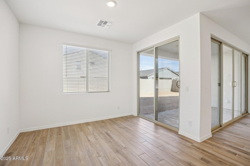 9-web-or-mls-W Hopi Trail-S0111-009