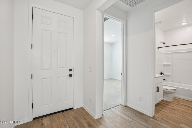 14-web-or-mls-W Hopi Trail-S0111-014