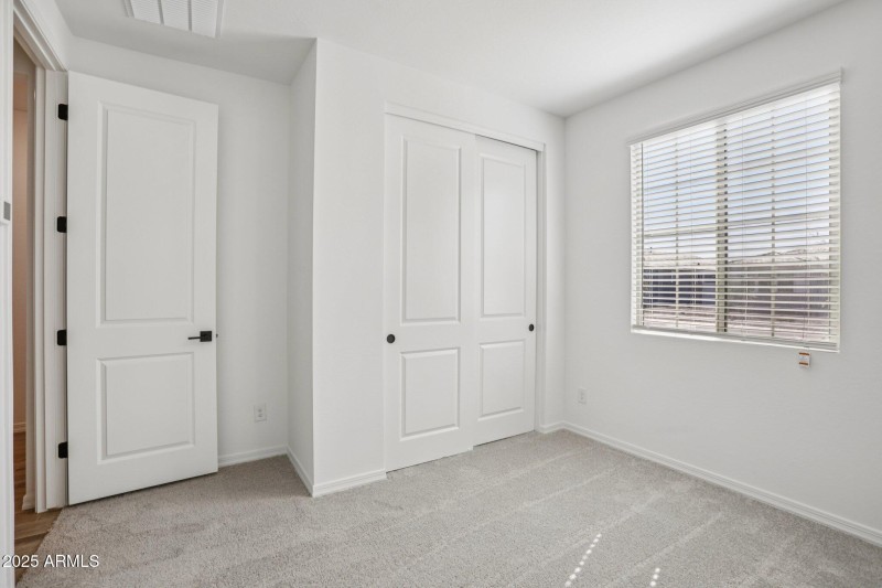 15-web-or-mls-W Hopi Trail-S0111-015