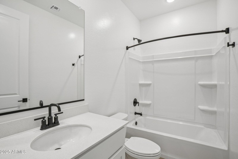 16-web-or-mls-W Hopi Trail-S0111-016