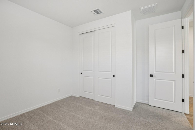 17-web-or-mls-W Hopi Trail-S0111-017