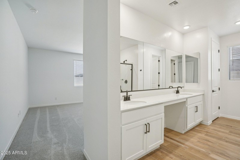 24-web-or-mls-W Hopi Trail-S0111-024