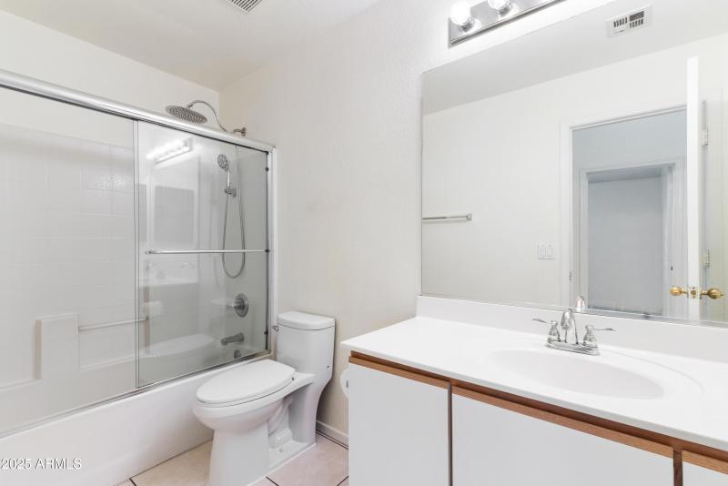 25_7414 w eugie ave-25