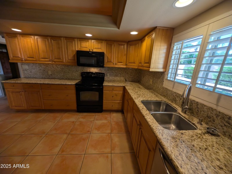 PXL_20250910_221544385