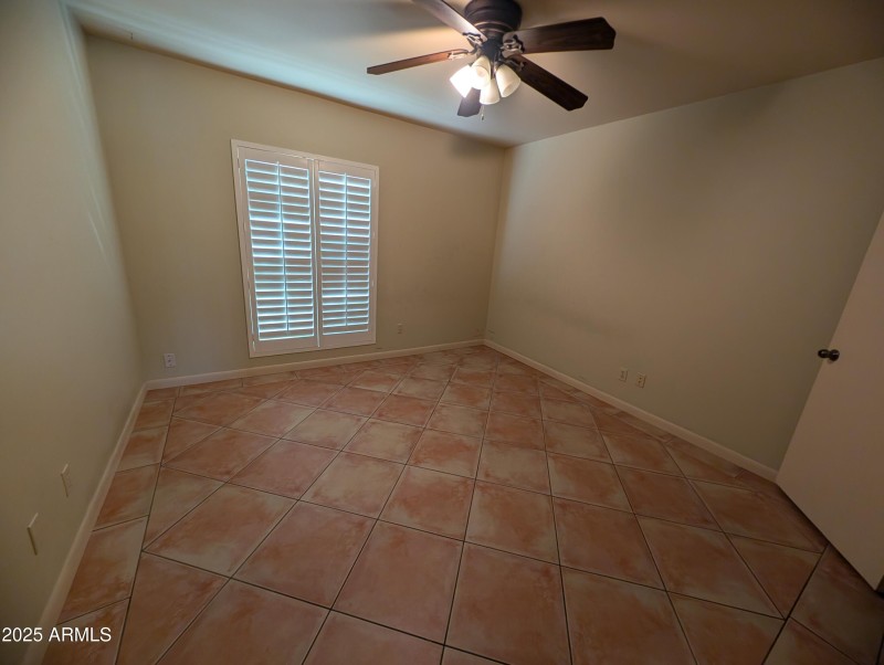 PXL_20250910_221816934