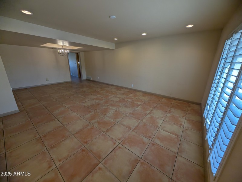 PXL_20250910_221629218