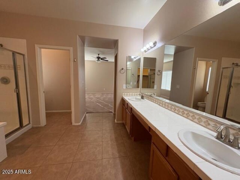 249 Kona Master bathroom.
