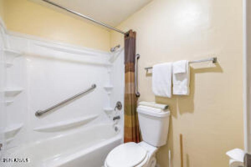 20251026180639352237000000