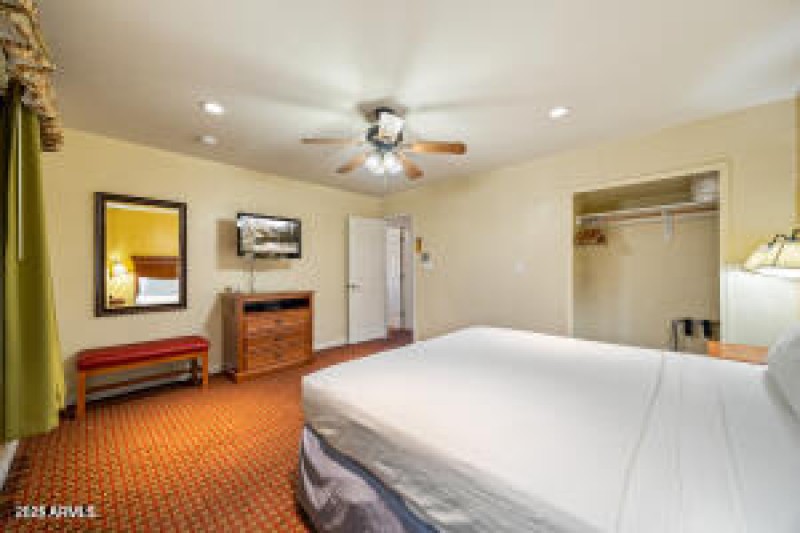 20251026192657436742000000