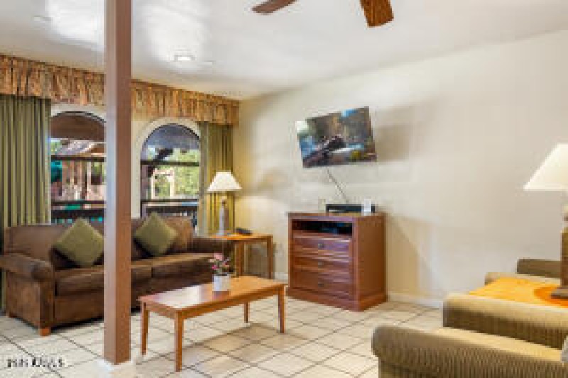 20251026184511806627000000