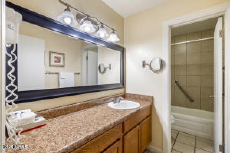 20251026184539250790000000