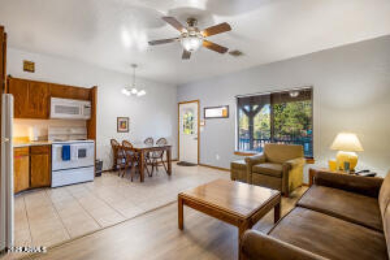 20251026182446438738000000