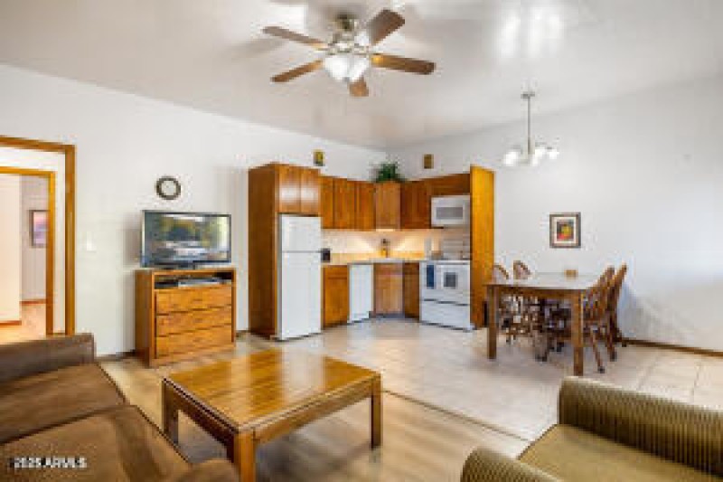 20251026182449764063000000