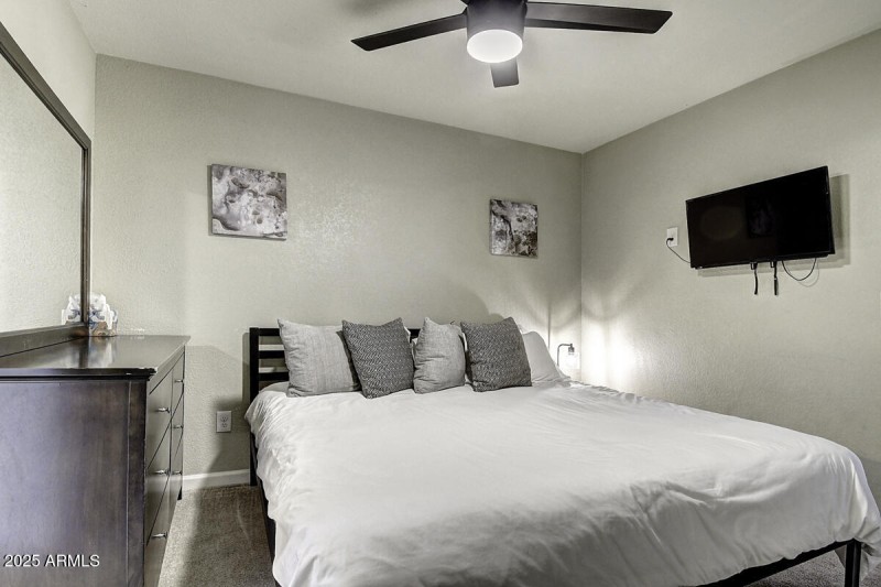 4524 E Kelton Lane Copy (22)