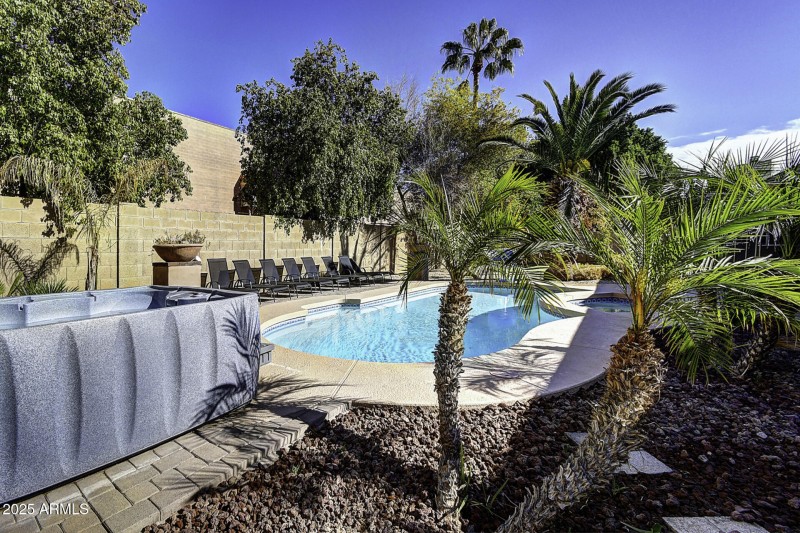 6250 E Janice Way (10)