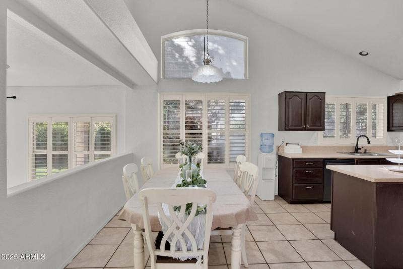 18-web-or-mls-4257 E Michelle Ave - 13