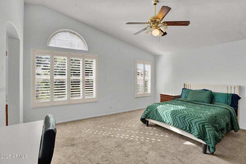 20-web-or-mls-4257 E Michelle Ave - 20