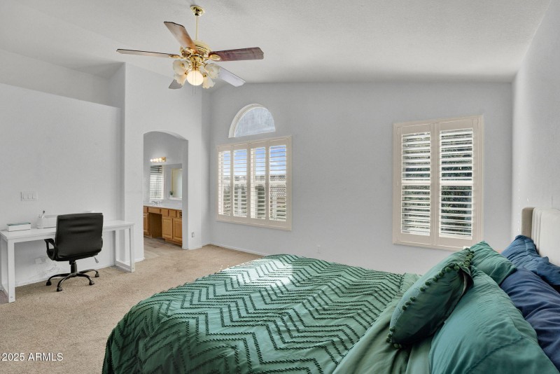 21-web-or-mls-4257 E Michelle Ave - 22