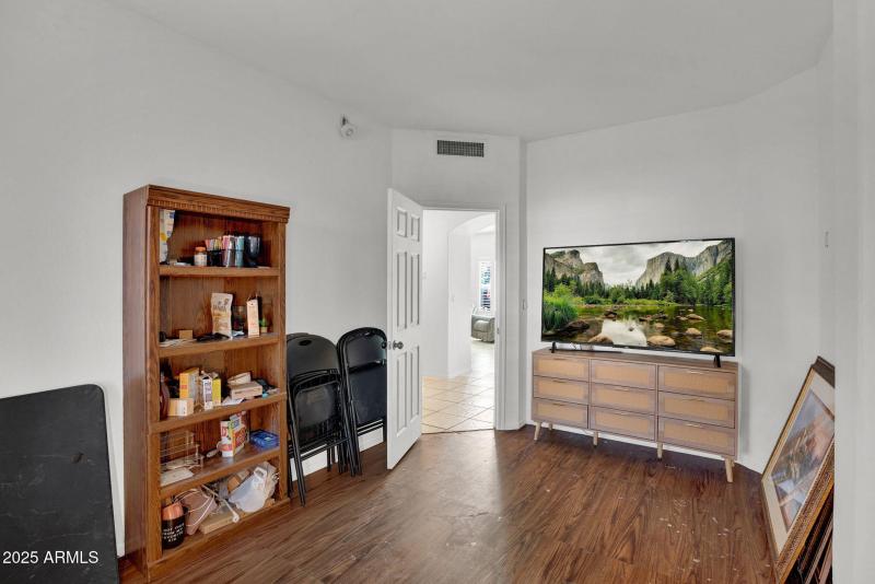 27-web-or-mls-4257 E Michelle Ave - 27