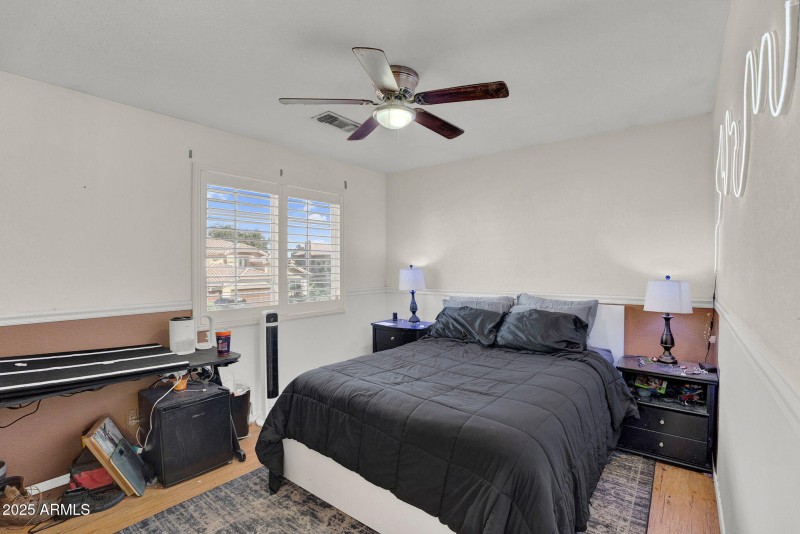 30-web-or-mls-4257 E Michelle Ave - 33